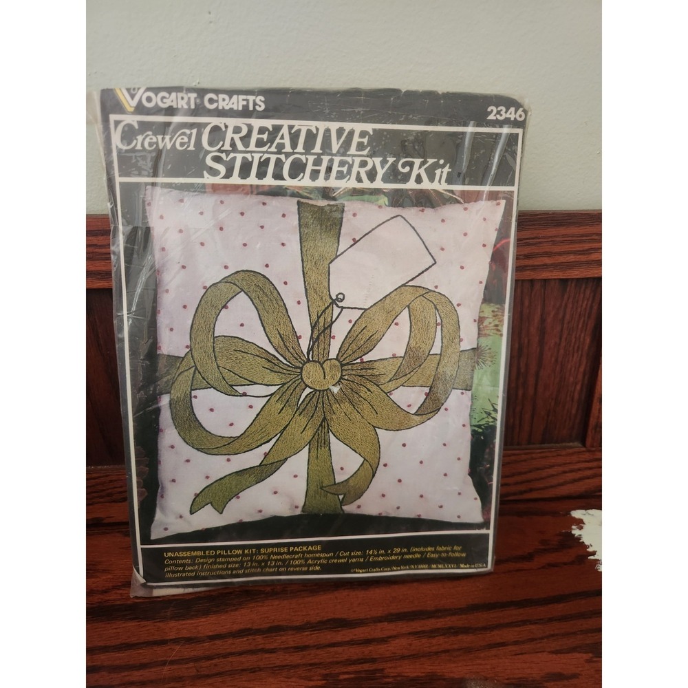 Vintage Vogart Crafts Crewel Creative Stitchery Kit 2346 Unassembled Pillow Kit